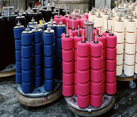 Colors 40/2 100% Ring Spun Dyed Polyester Sewing Yarn AAA Cheap Factory Price